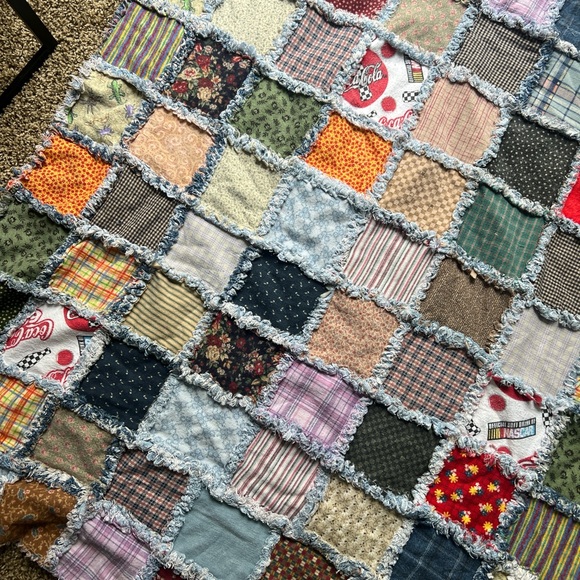 Vintage handmade patchwork quilt blanket throw 🌷🥤🌿 - Picture 5 of 16